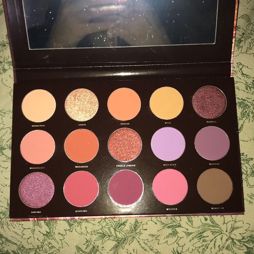 HIPDOT ZION EYESHADOW PALETTE